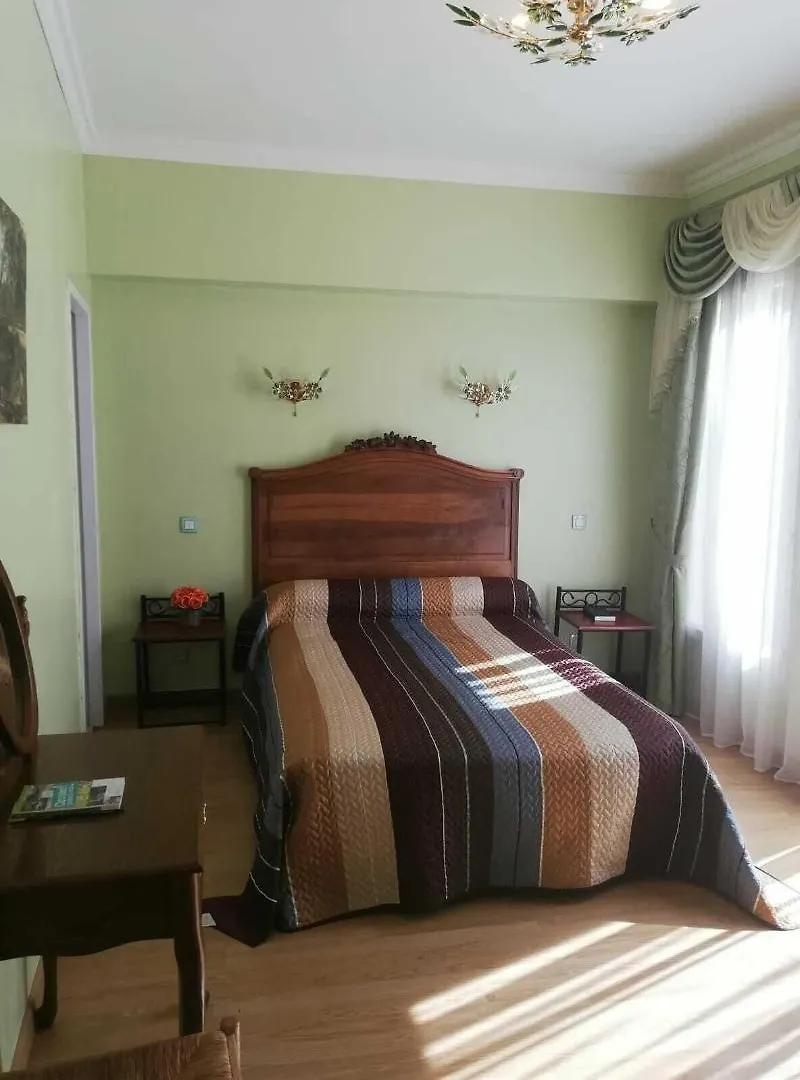 Au Pied Du Chateau Lourdes Bed and breakfast