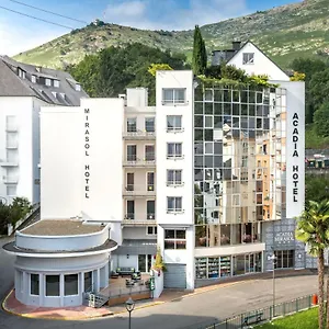 Acadia Hotel