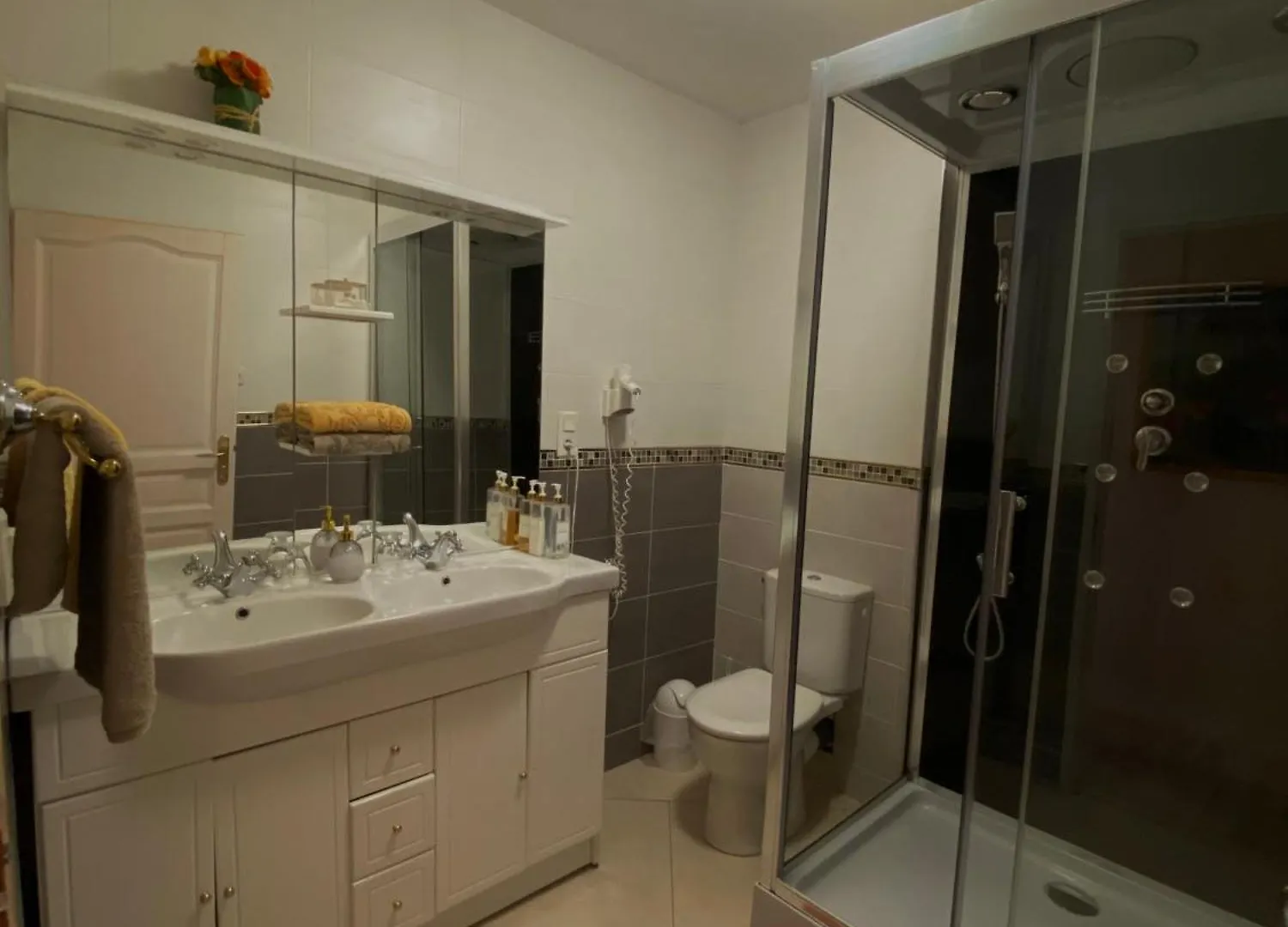 Au Pied Du Chateau Lourdes Bed & Breakfast